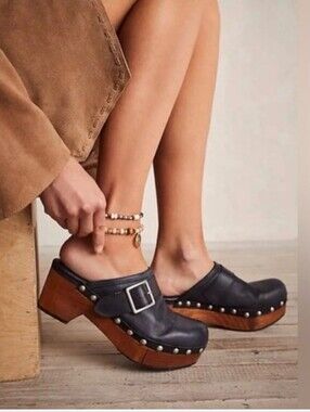 FREE PEOPLE CULVER CITY CLOGS BLACK LEATHER. WOOD HEEL. 40/10US.